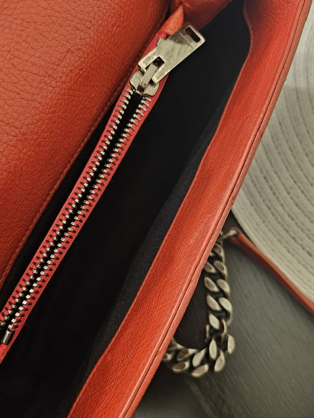 YSL Saint Laurent College Medium Red Chevron Leather Bag - Picture 10 of 16